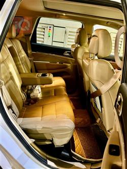 جیپ گراند شیرۆکی